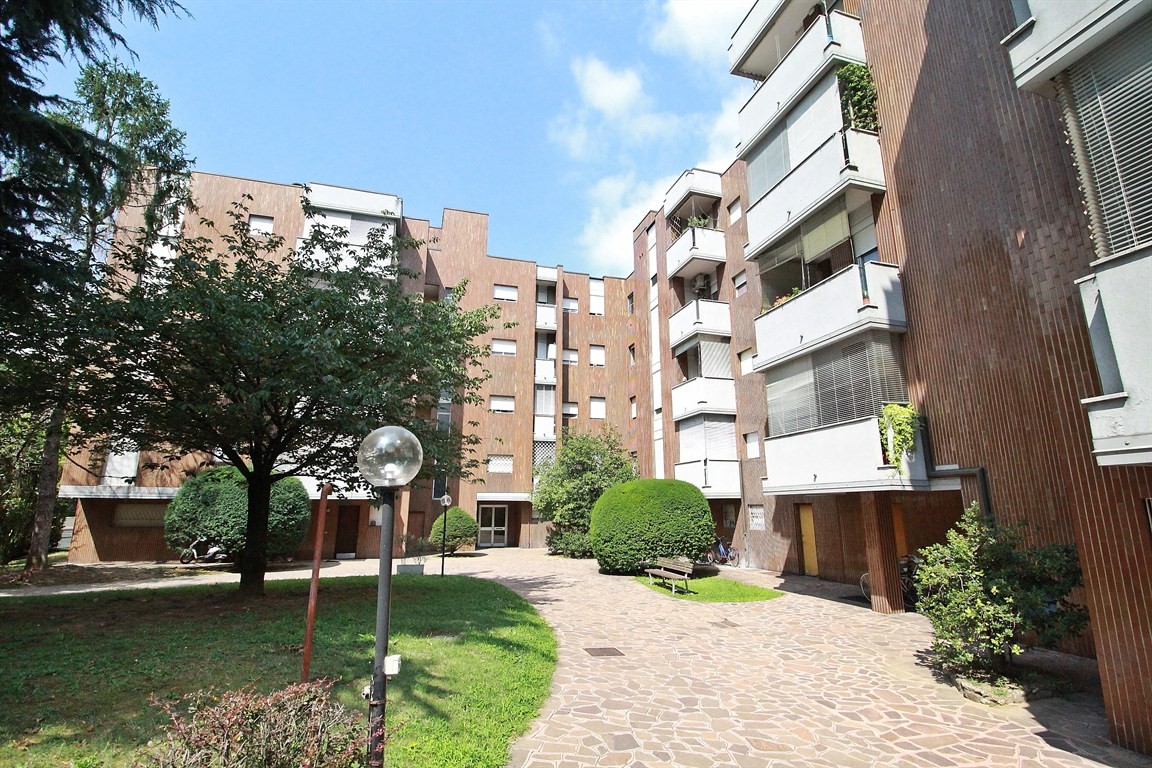 OTTIMO 2 LOCALI A POCHI PASSI DAL CENTRO DI VIMERCATE