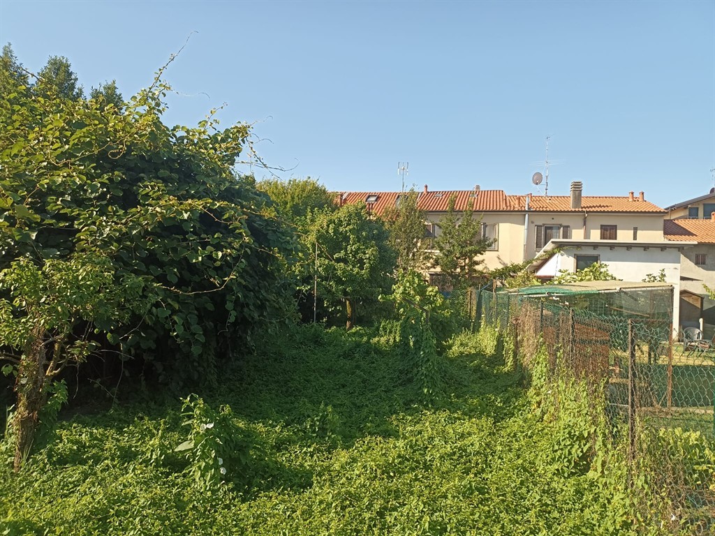 BUSNAGO CENTRALE TERRENO AGRICOLO 380MQ